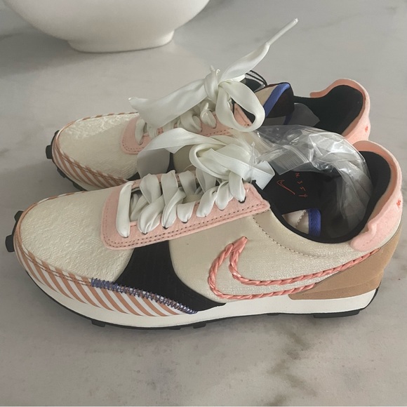 Nike N. 354 Daybreak-Type Apricot Agate Sneaker W 7.5 - Picture 2 of 15